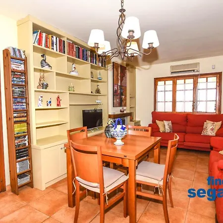 Casa Socias * Комарруга